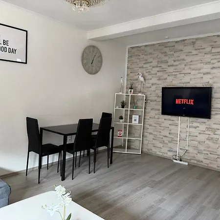 Schoene 2 Mit Bad Und Kueche Self- Check-in דירה Mönchengladbach